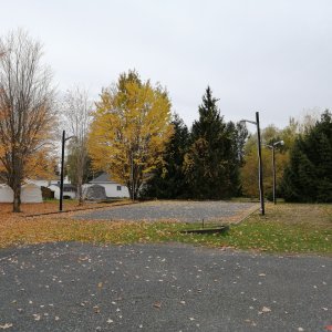 Vue d'ensemble du terrain de pétanque